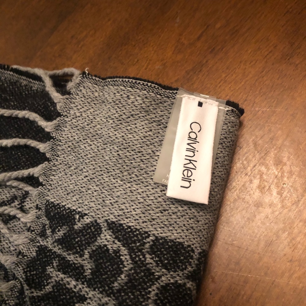 Calvin Klein Scarf - Picture 3 of 4